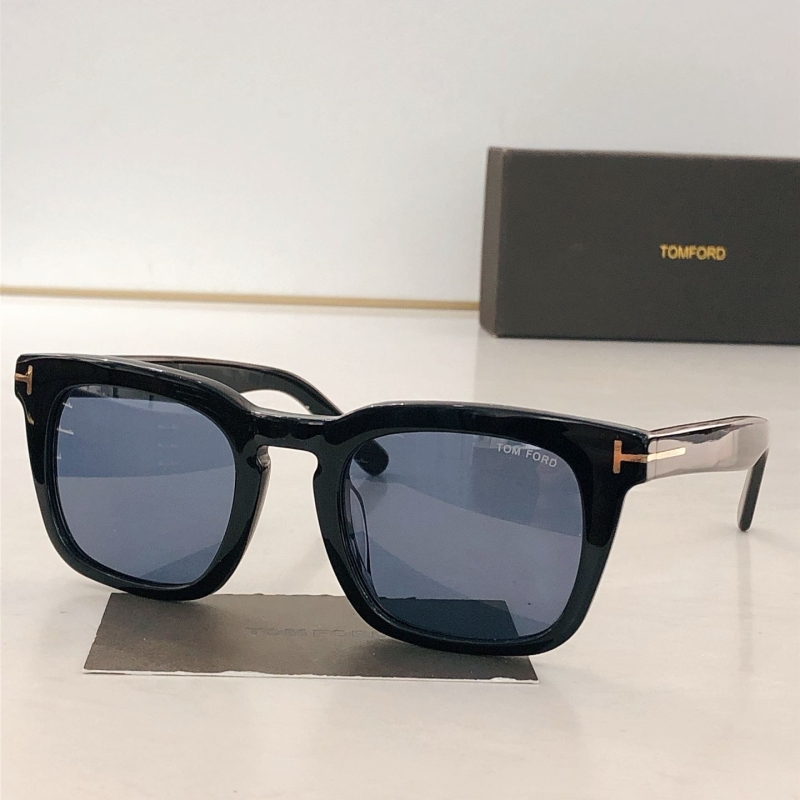 TOM FORD